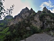 25 Grotta  la 'S-cepa dol geru', dove a maggio fiorisce la Primula albenensis 